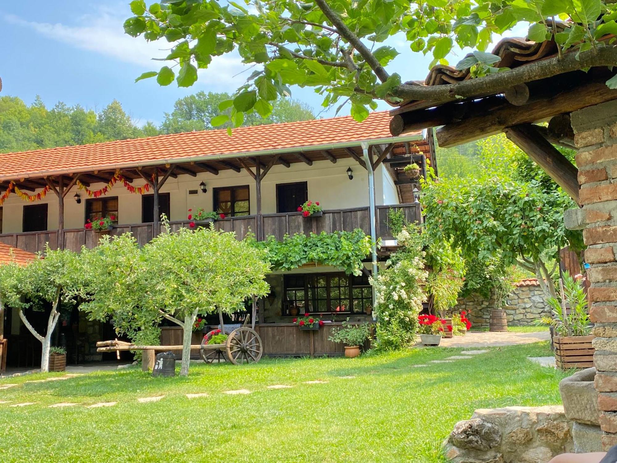 Konak Tosa Poganovo Exterior foto